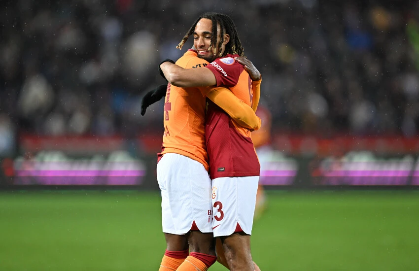 Bayern Münih ve Galatasaray anlaştı: Sacha Boey rekor bedelle ayrılıyor!