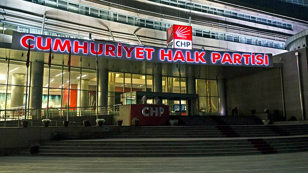 CHP&#039;de neler oluyor? İlgezdi&#039;nin ardından o isim de adaylıktan çekildi