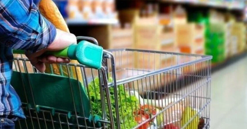 Yerde bulduğu kredi kartıyla temassız alışveriş yaptı