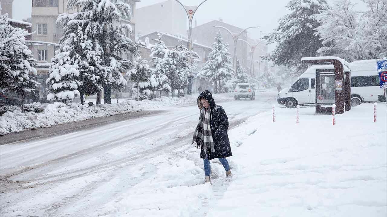 Meteoroloji&#039;den kar uyarısı: Kuvvetli yağacak! İşte 26 Ocak il il hava durumu