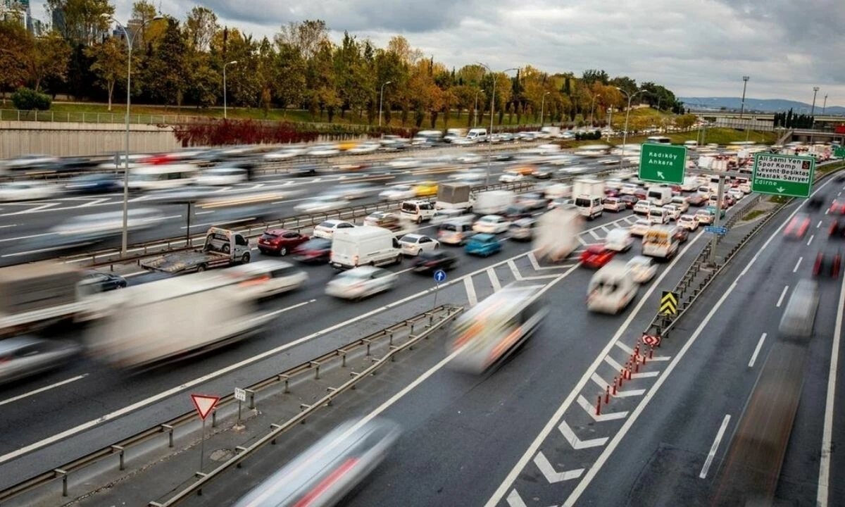 Eminönü ve Kadıköy giriş ücreti gündemde! İstanbul trafiğine çözüm yerel seçim vaadi oldu