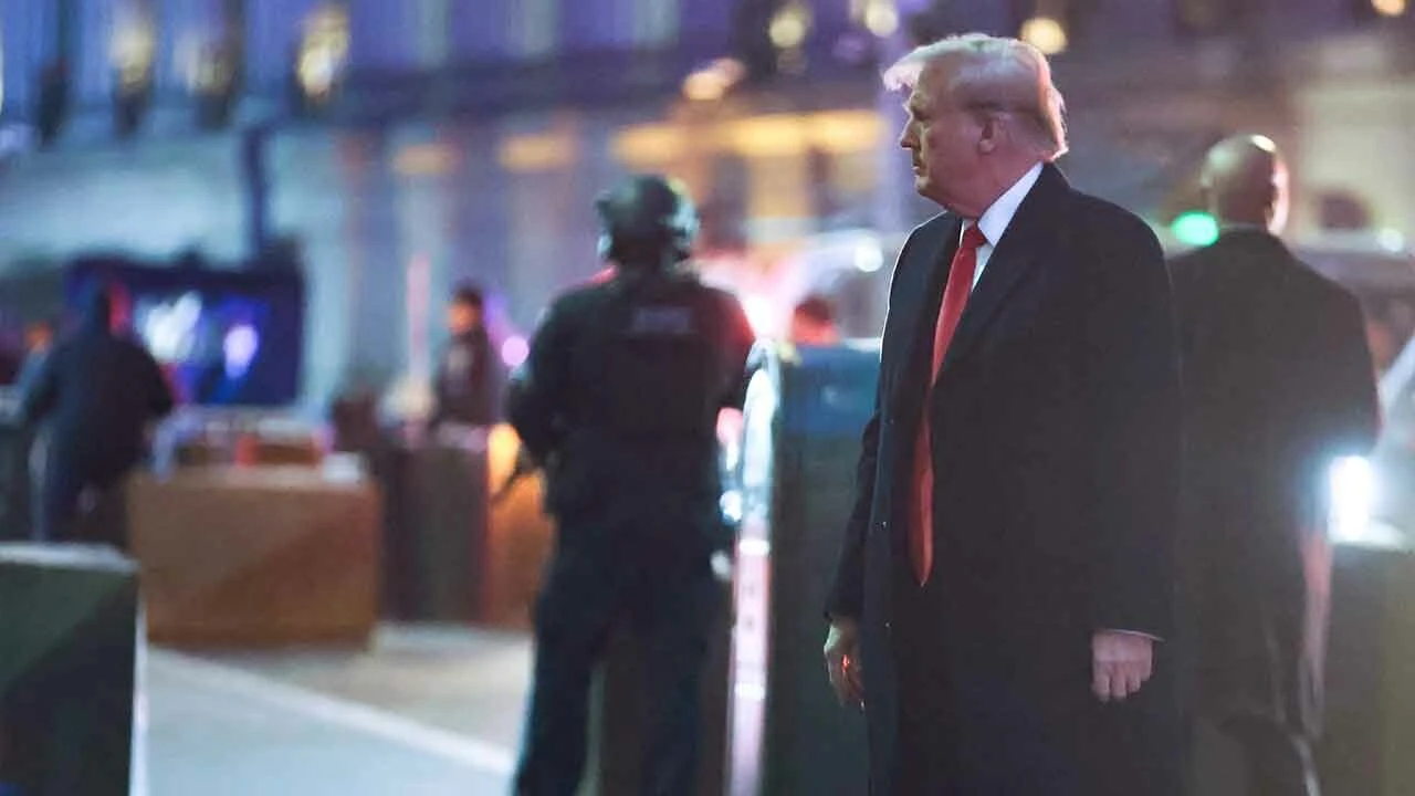 Trump 'zarar tazminatı' davasında ifade verdi