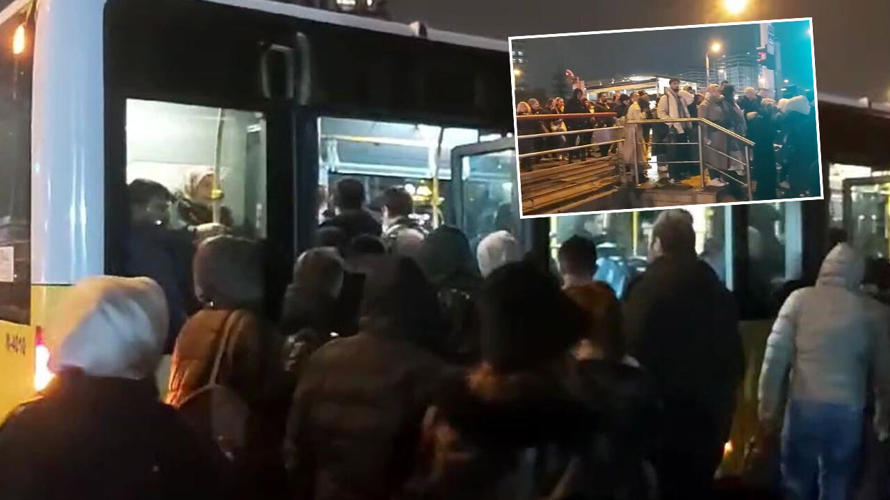 Yağmur altında eziyet! Tramvay hattındaki çalışma mağdur etti