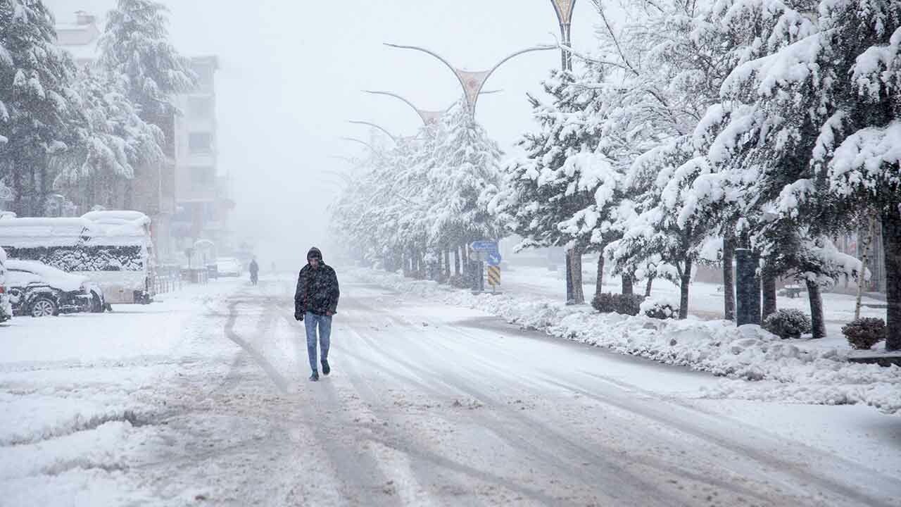 Bugün hava nasıl olacak? Meteoroloji'den 8 ilde kar alarmı! İşte 27 Ocak il il hava durumu