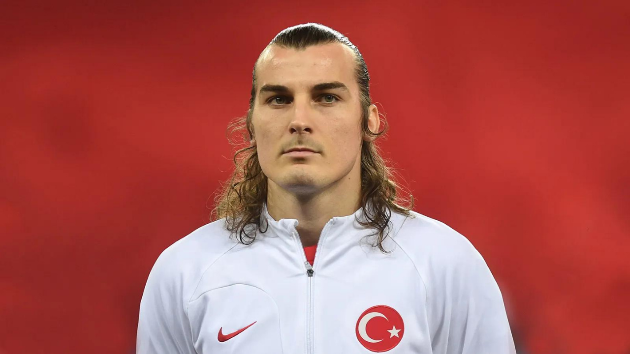 Fenerbahçe Çağlar Söyüncü&#039;yü resmen açıkladı
