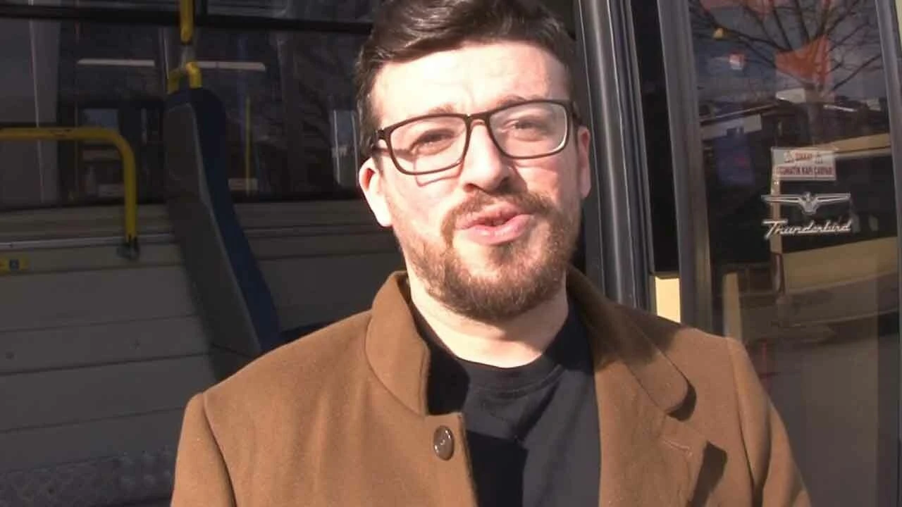 İstanbul'da minibüsten tam inecekken sancısı tuttu doğum yaptı