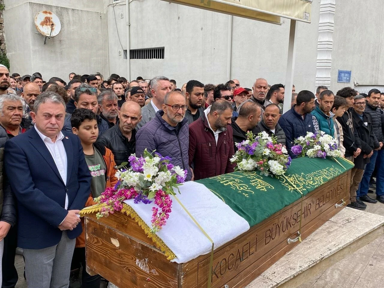 Liseli genci ölümü götüren kavganın görüntüleri ortaya çıktı: "Dizinle vur karnına, gücü kalmadı"