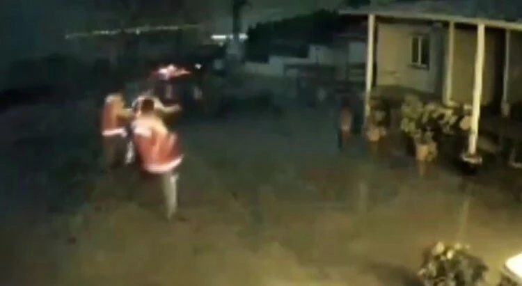 Asrın felaketinden yeni görüntüler! Deprem anında ayakta bile durmakta güçlük çektiler