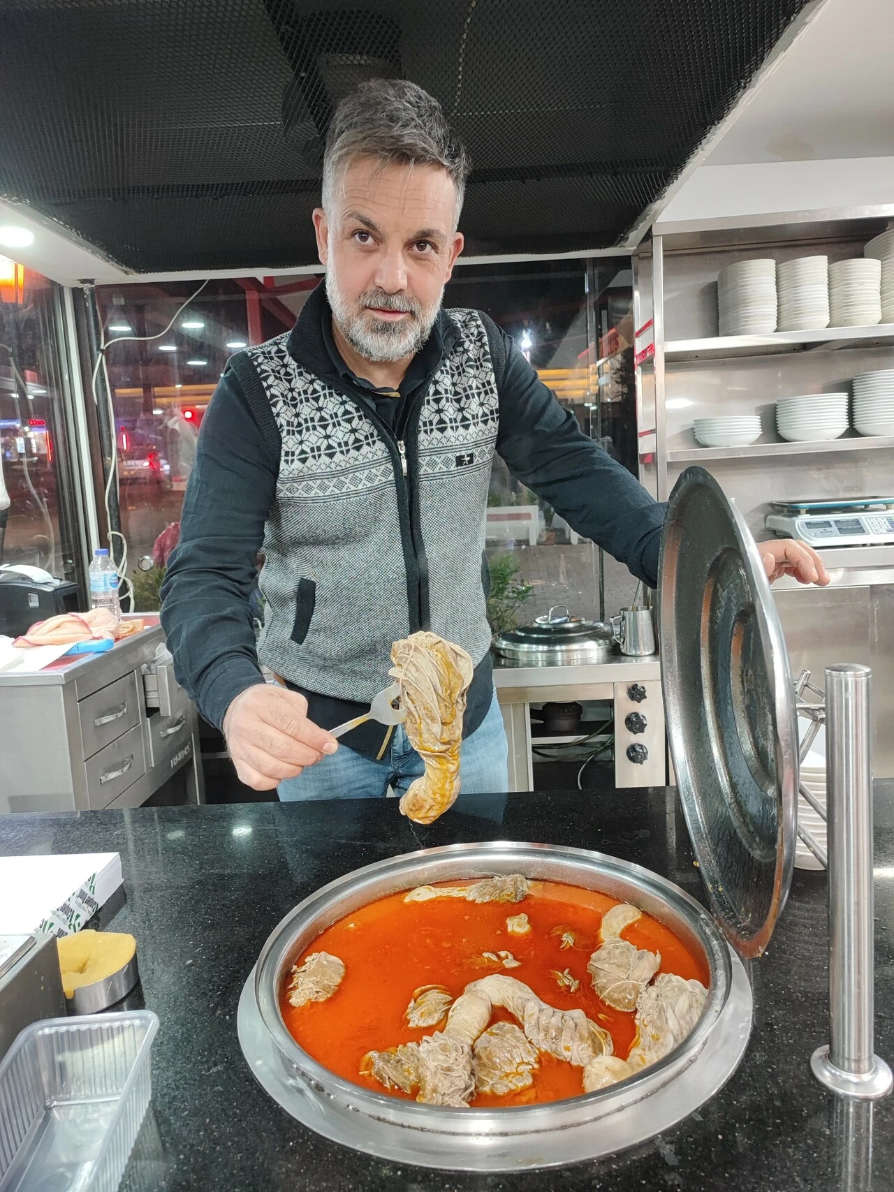 Çöpe dökülüyordu altın oldu! Şırdan artık zengin yemeği