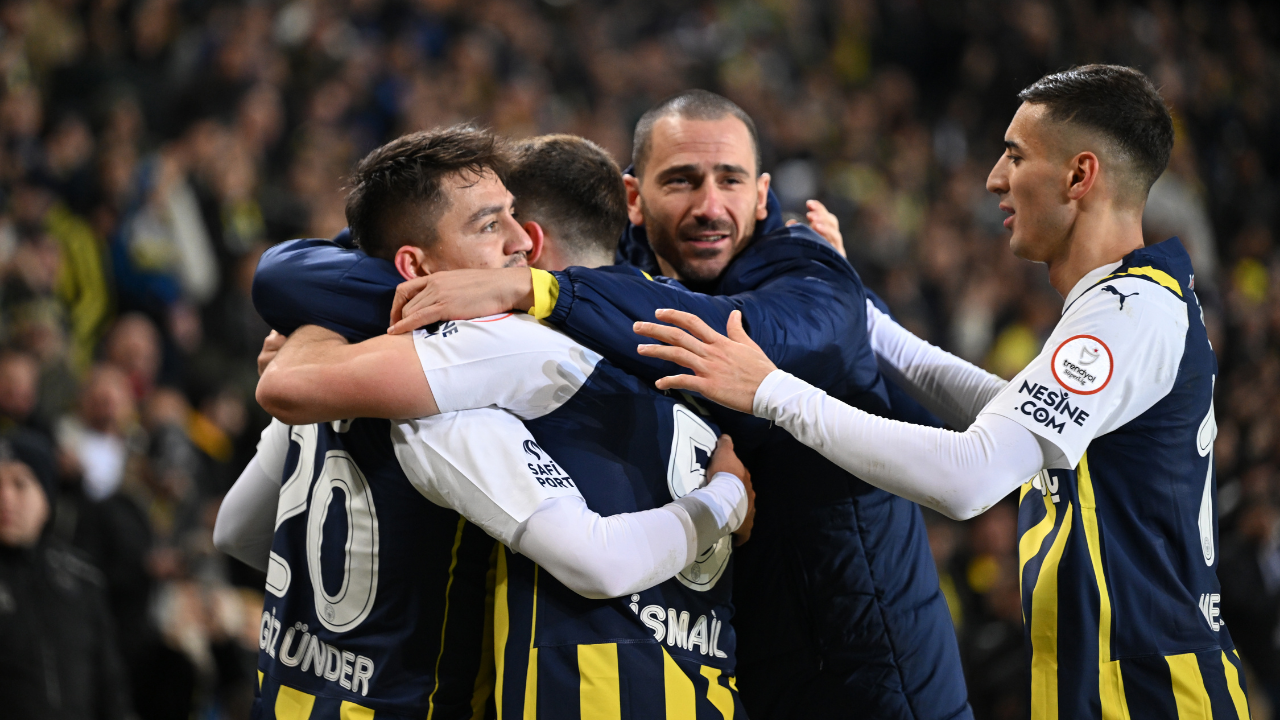 Cengiz duble yaptı! Fenerbahçe liderliğini sürdürdü