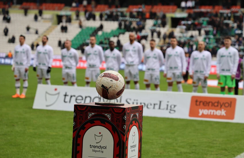 Başakşehir'den Konya deplasmanında müthiş geri dönüş!
