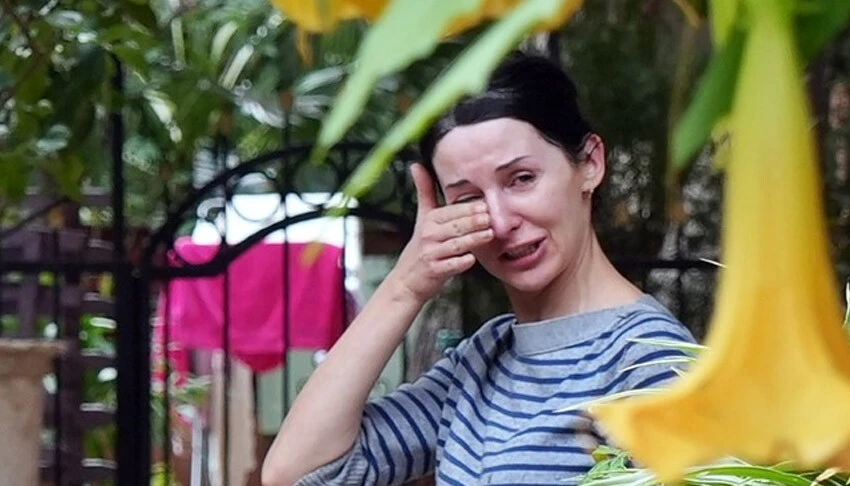 Her şey bir anda oldu! Genç kadın gözyaşlarına hakim olamadı...