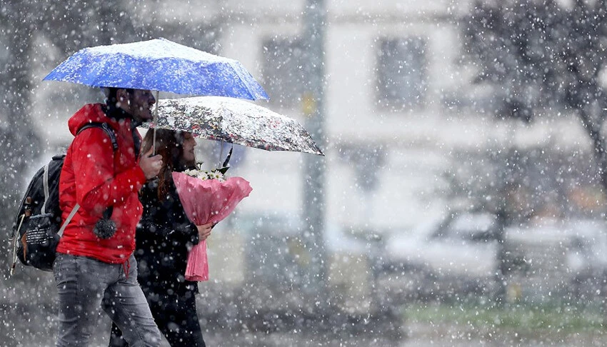 AKOM'dan İstanbul için kritik uyarı! Saat verildi, aniden bastıracak
