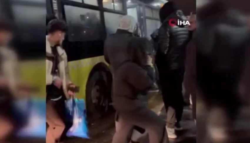 İETT otobüsünün içini bir anda dumanlar kapladı: O anlar kamerada...