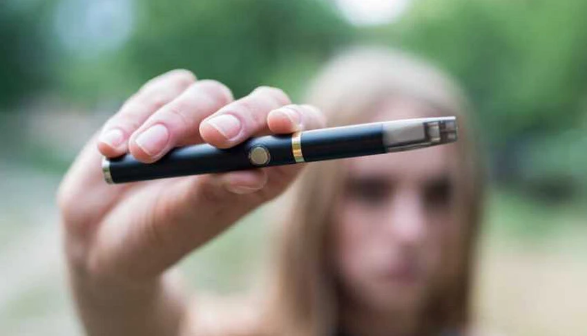 İngiltere'de elektronik sigaraya karşı yeni önlemler alındı