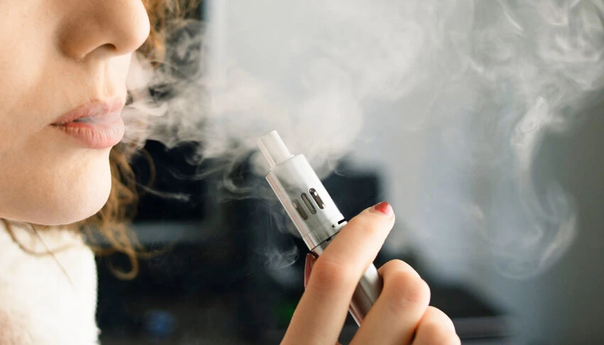 İngiltere'de elektronik sigaraya karşı yeni önlemler alındı