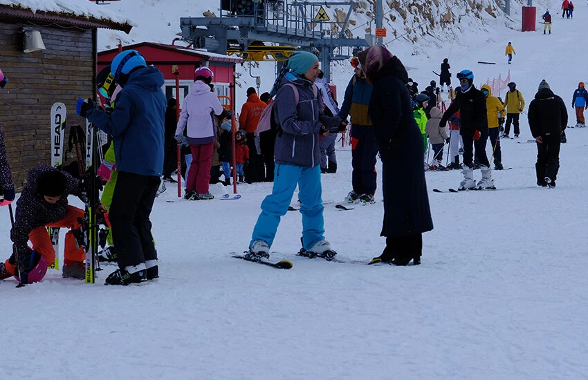 Adrenalin tutkunu motokrosçular nefes kesti