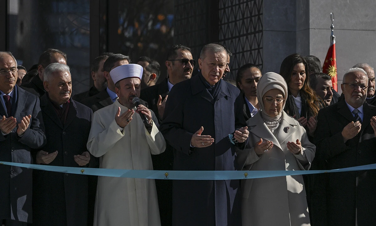 Erdoğan, AK Parti'nin seçim beyannamesini açıkladı! Gerçek Belediyecilik: Hazırız Kararlıyız