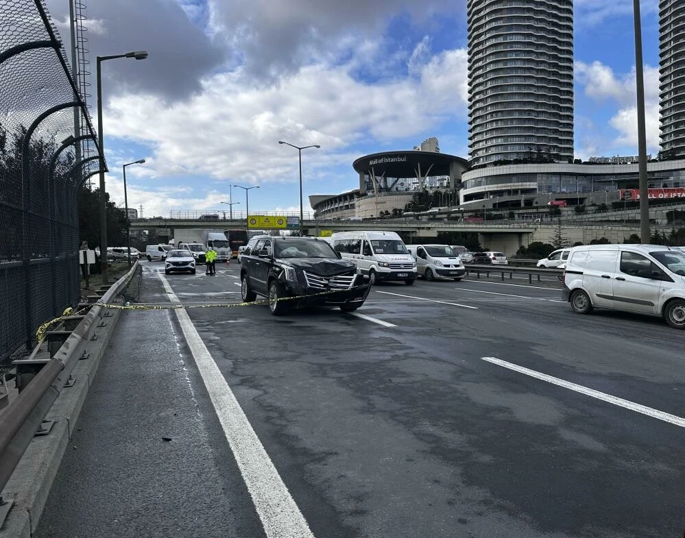 Ünlü iş adamına eşinin yanında silahlı saldırı