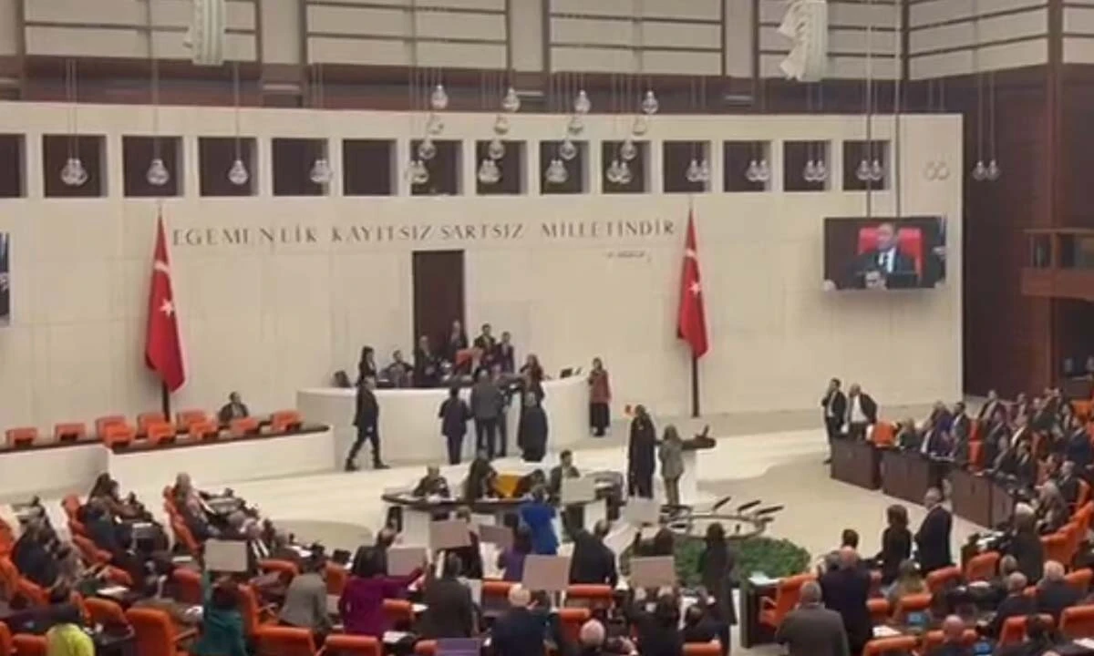 Son dakika! TİP'li Can Atalay'ın milletvekilliği düşürüldü