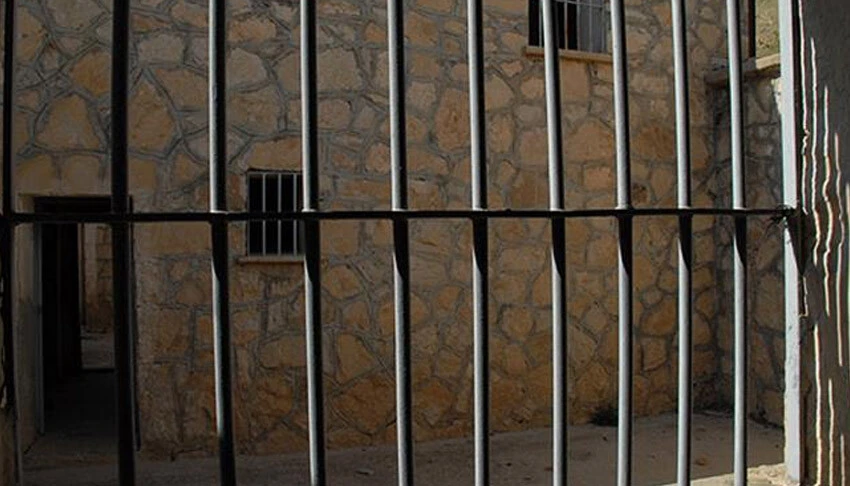 Cezaevindeki eşine kargoyla uyuşturucu gönderdi!