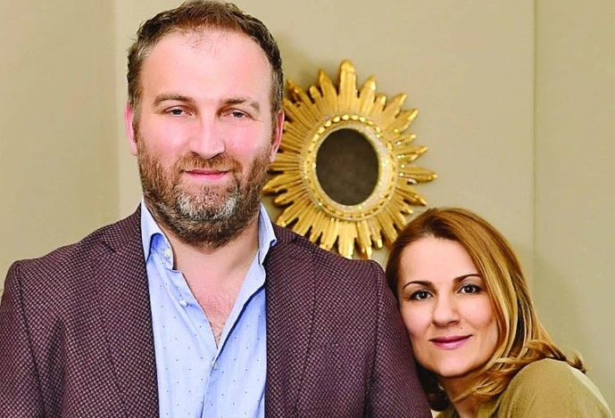 Ünlü iş adamına eşinin yanında silahlı saldırı