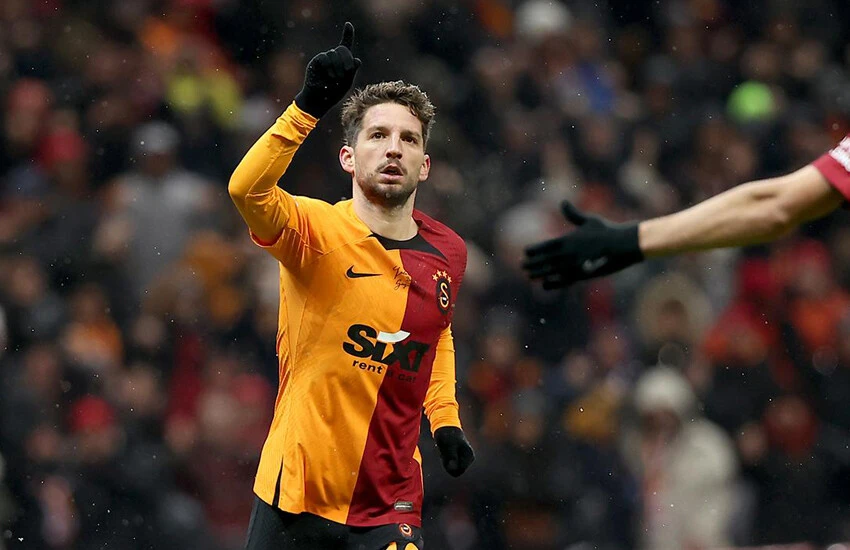 Galatasaraylı yıldızdan jübile kararı! Resmen açıkladı