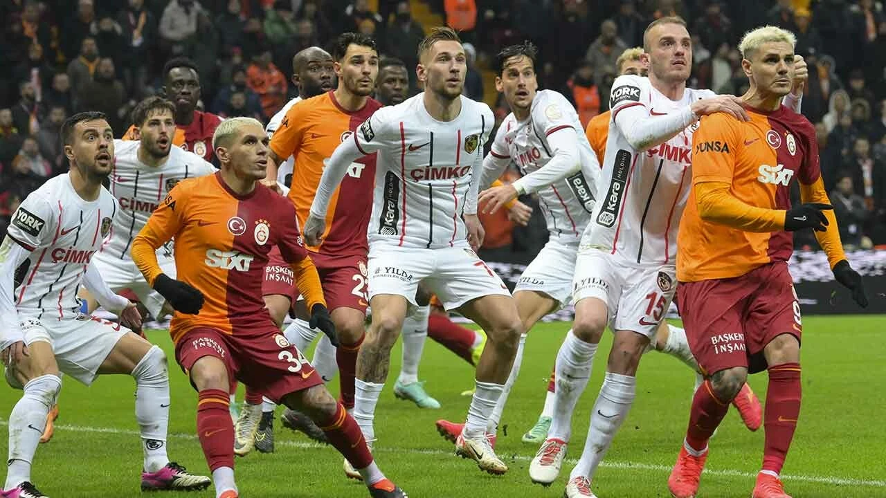 Süper Lig tarihinde bir ilk! Okan Buruk 15 galibiyetle rekor kırdı