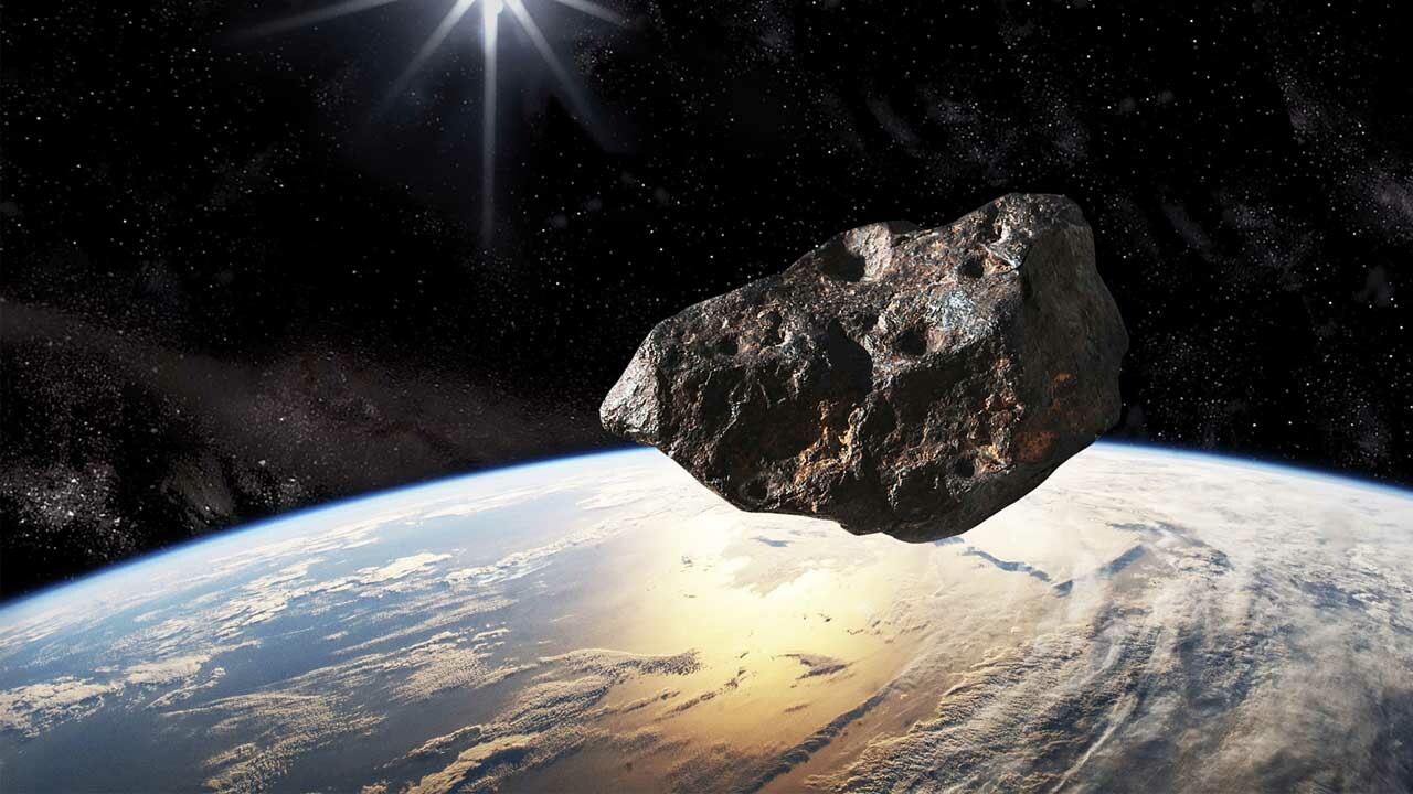 Tarih verildi! Stadyum büyüklüğündeki dev asteroit Dünya&#039;ya yaklaşıyor