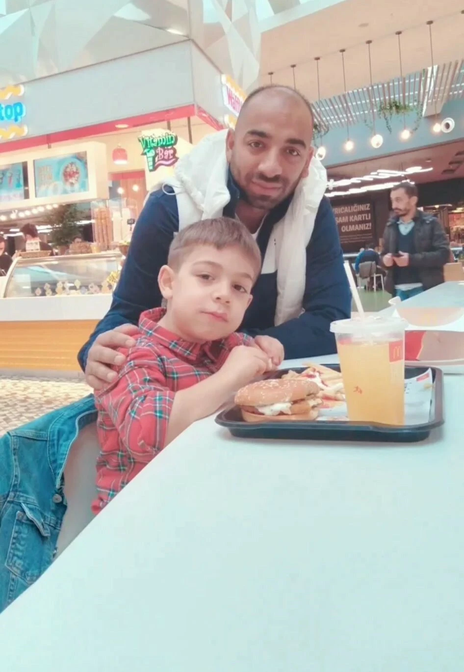 Cennet Mahallesi'nin Aliş'inin son halini görenler gözlerine inanamadı! Oğluyla verdiği poz dikkat çekti