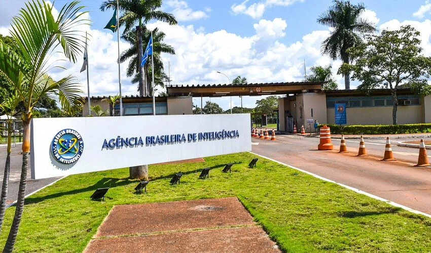 Casusluk soruşturması! Eski devlet başkanının oğlu da listede