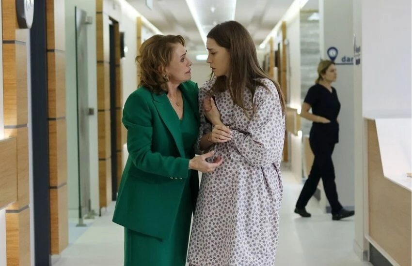 Serenay Sarıkaya'yı izleyen Zeynep Bastık, gözyaşlarına boğuldu