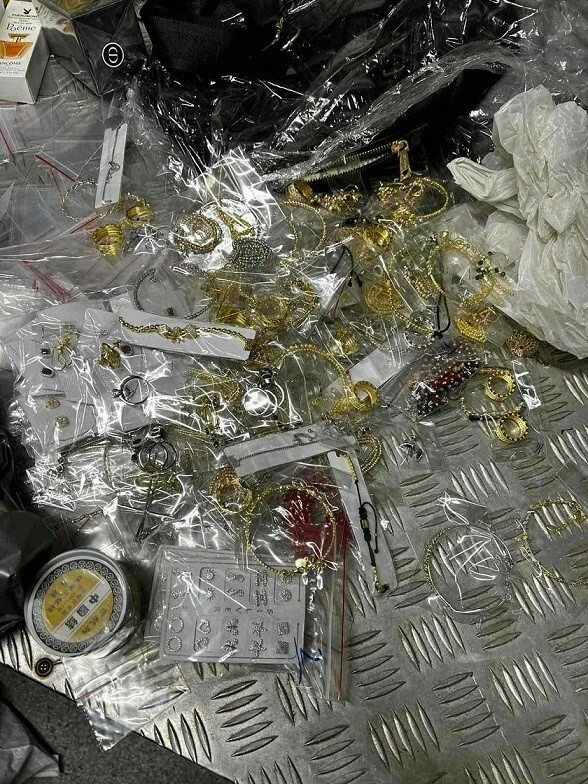 9,26 kilogram altın ve gümüş Bulgar gümrüğüne takıldı