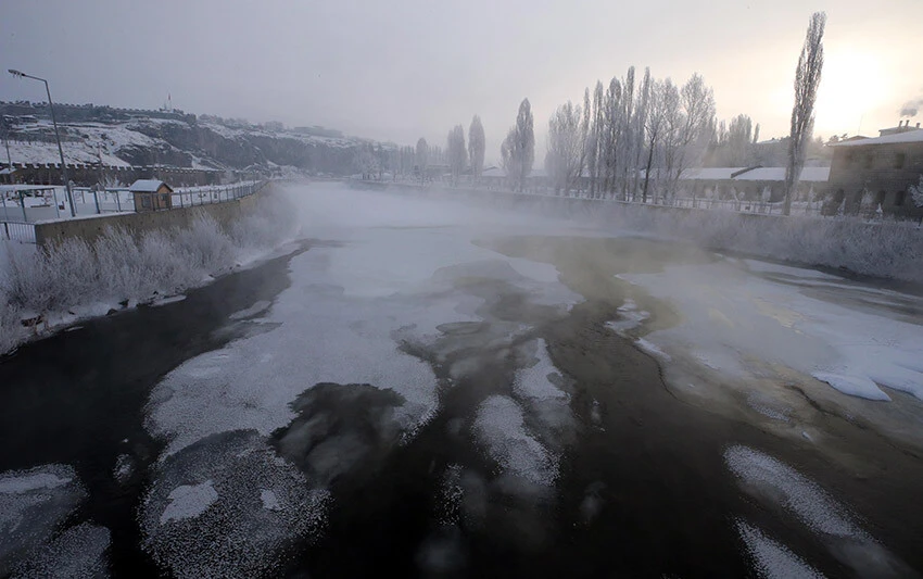 Doğu Anadolu buz tuttu! Termometreler eksi 31'i gösterdi