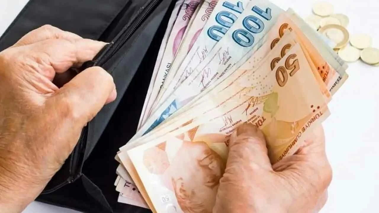 Emekli maaşı asgari ücretle mi eşitlenecek? İşte emekliye ek zamda yeni kulis