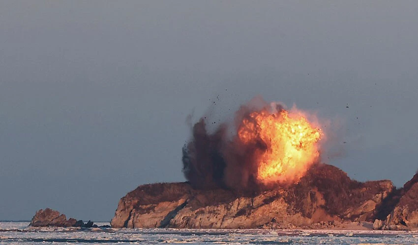 Kuzey Kore, stratejik seyir füzesi Hwasal-2'yi denediğini duyurdu