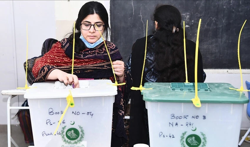 Pakistan'ın eski Başbakanı Khan ve eşine 14’er yıl hapis cezası