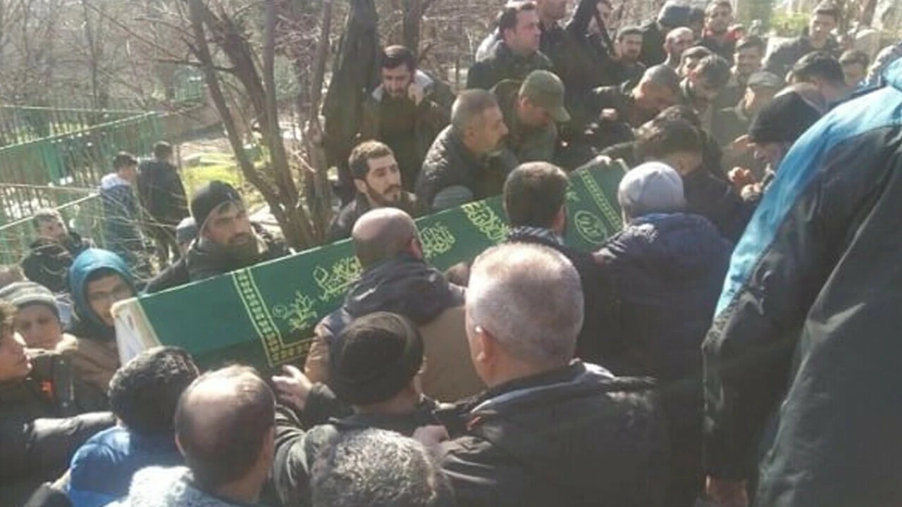 "Diyarbakırlı Ramazan Hoca" son yolculuğuna uğurlandı... Cenazede dikkat çeken ayrıntı - 1. Resim