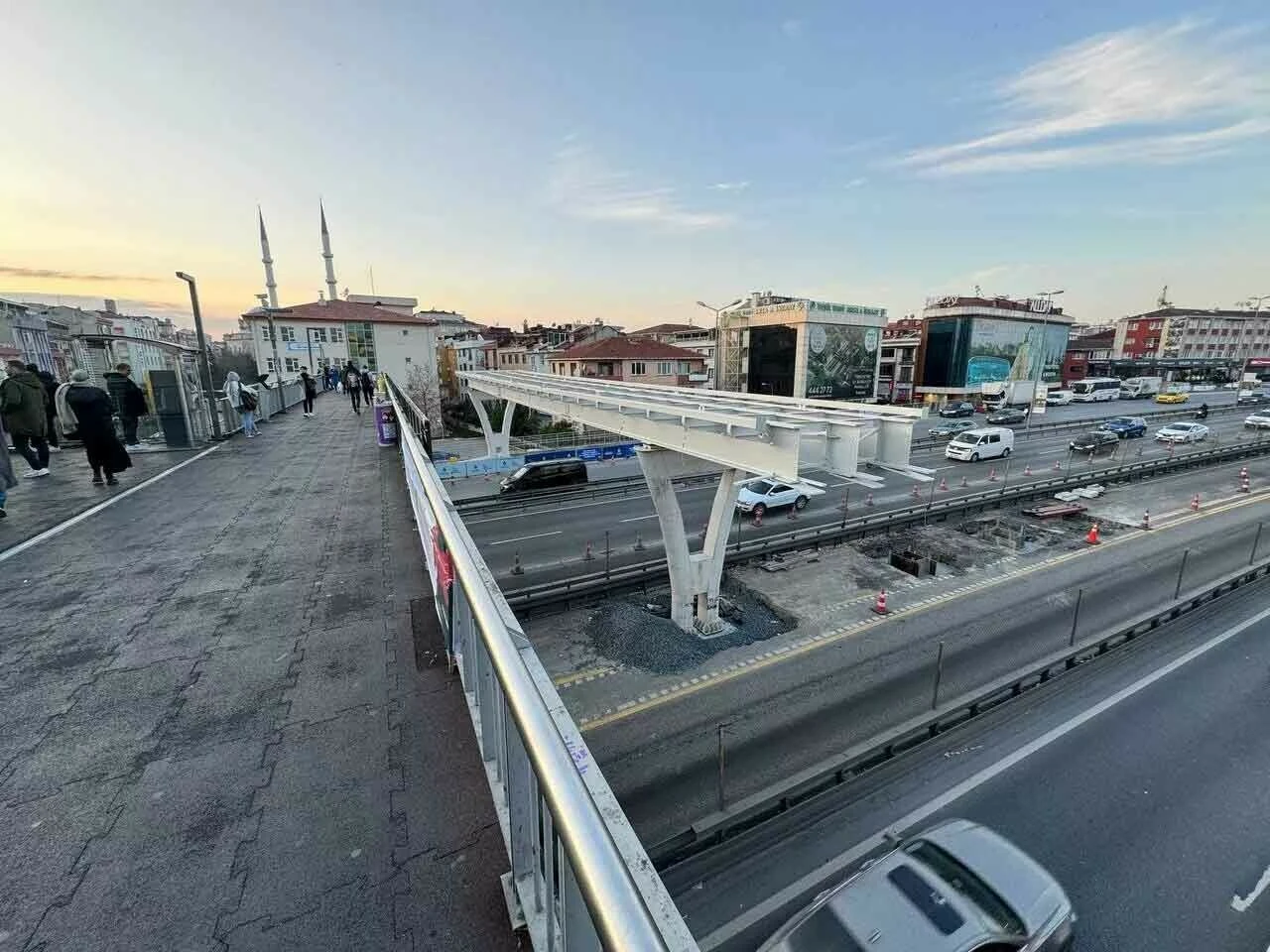 Metrobüs Beşyol durağı 45 gün kapalı! İBB duyurdu