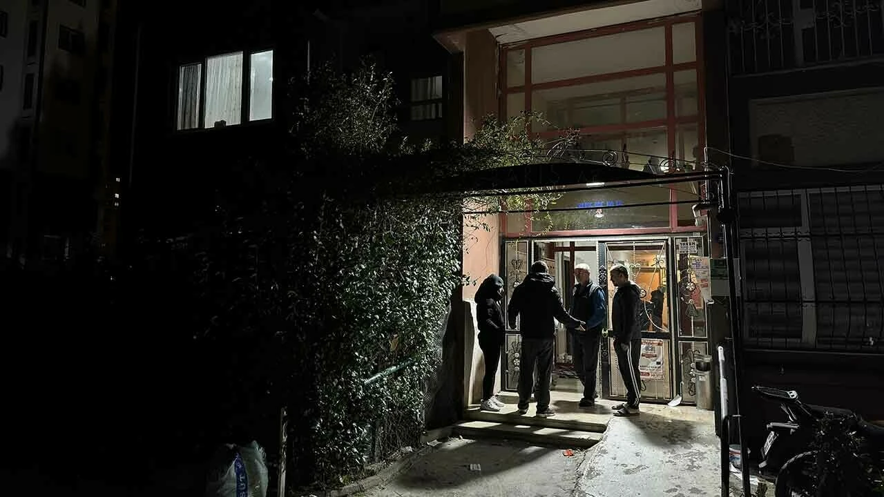 İzmir'de olay yerine gelen polis memuruna <a href=