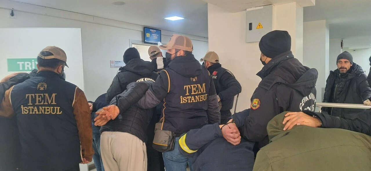 Santa Maria Kilisesi saldırganlarının minibüse binme görüntüsü ortaya çıktı