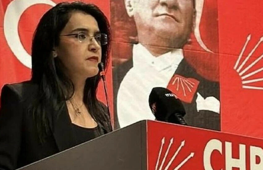CHP'ye seçim öncesi şok! Belediye başkan adaylığından çekildi