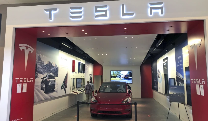Elektrikli otomobil devi Tesla'dan radikal karar