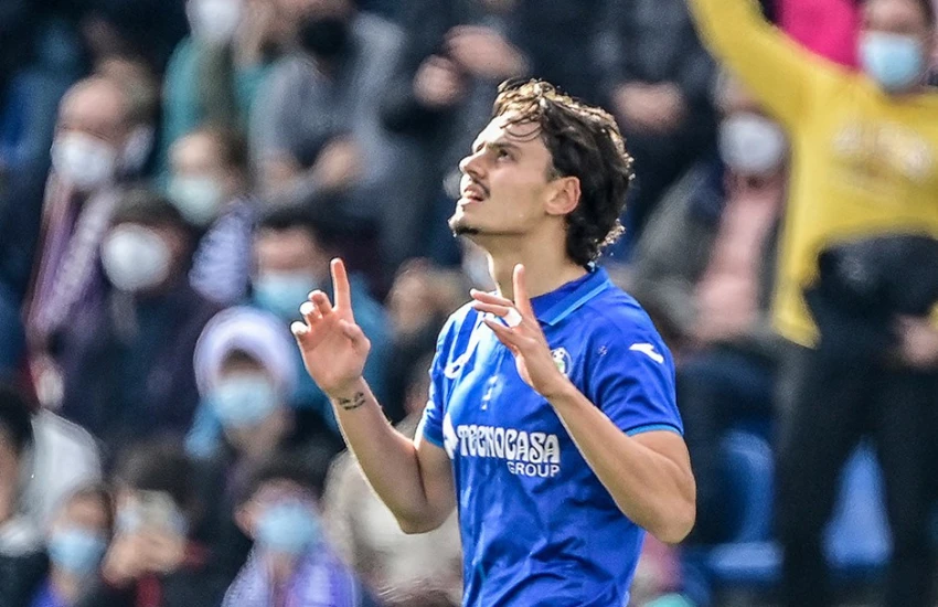 Enes Ünal’a vize problemi