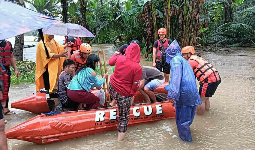 Filipinler'de sel ve toprak kayması: Çok sayıda ölü var - 3. Resim