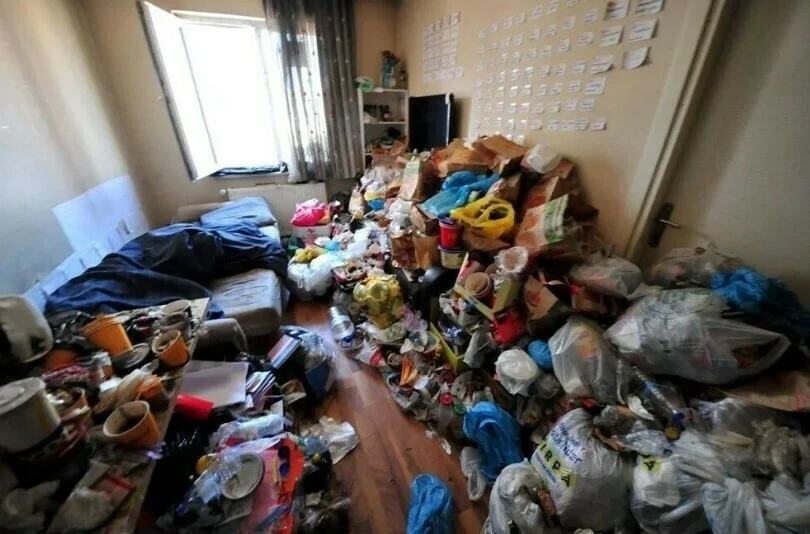 Son dakika! Yeğenini çöp evde alıkoyan teyzeye tahliye kararı