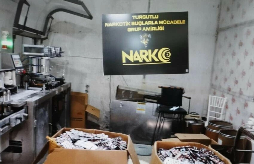 Uyuşturucu imalathanesine dönen tavuk çiftliğine suçüstü baskın! - 1. Resim