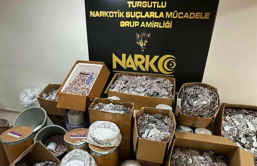 Uyuşturucu imalathanesine dönen tavuk çiftliğine suçüstü baskın! - 2. Resim