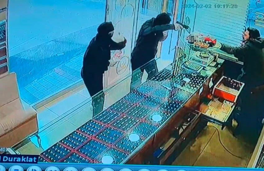 Acemi hırsızlar! Kuyumcu soymak isteyen sevgililer yakalandı - 2. Resim