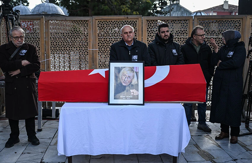 Alev Alatlı'ya veda: Cumhurbaşkanı Erdoğan cenaze törenine katıldı - 4. Resim